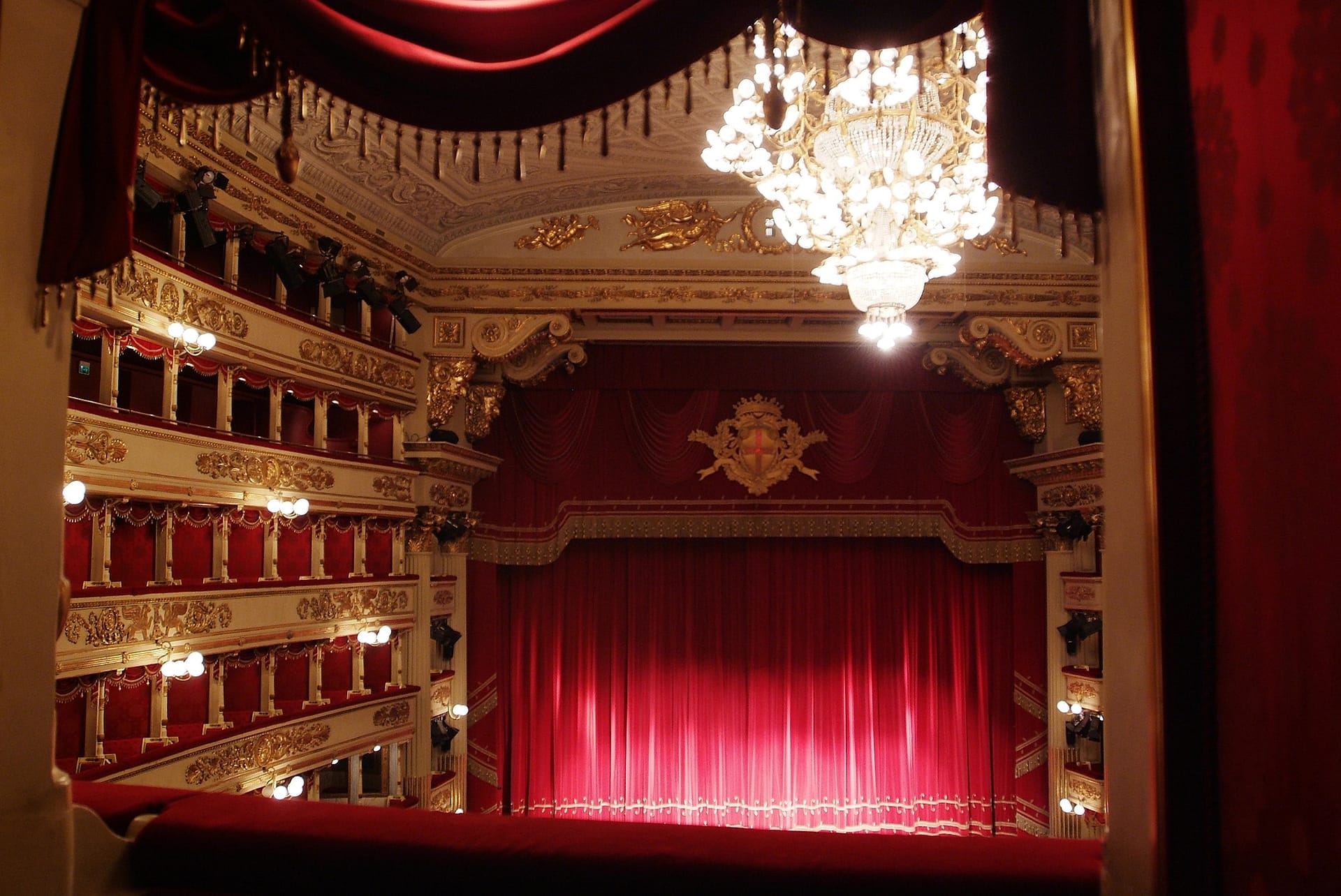 La Scala CollectIon オペラ　スカラ座コレクション 12DVD スカラ座見学ツアー スカラ座の劇場内とスカラ座博物館をガイドがご